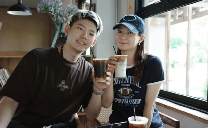 奥运名将多面人生：甜蜜新婚 从商当院长身份不设限