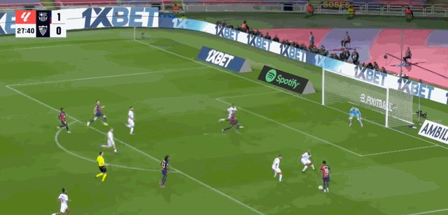 华体会hth体育-【西甲】巴萨5比1塞维利亚，莱万梅开二度，加维复出