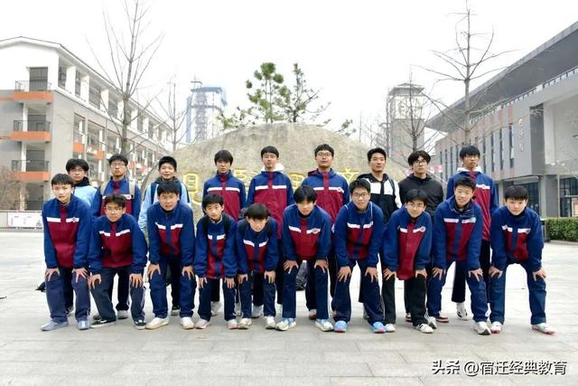 华体会官网下载-绿茵为媒，友谊搭桥——记钟吾初中校际足球交流赛|校园足球|队员|足球小将|三棵树|经开区_新浪体育_新浪新闻