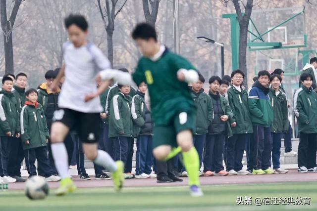 华体会官网下载-绿茵为媒，友谊搭桥——记钟吾初中校际足球交流赛|校园足球|队员|足球小将|三棵树|经开区_新浪体育_新浪新闻